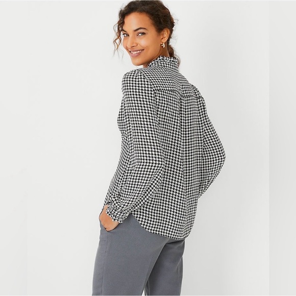 Ann Taylor Black & White Houndstooth Ruffle-Front Button Down in XL Petite - Picture 2 of 7